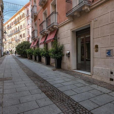 Right House Di Via Sulis - Best Neighborhood In The Town 칼리아리 외부 사진